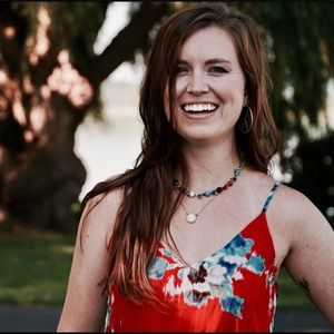 Meet your Posher, Makenzie